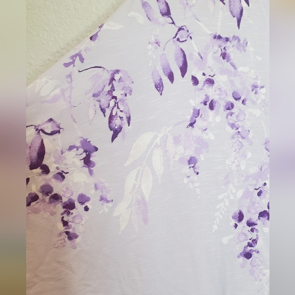 💚5/$25 NWT WHBM Lavender Purple Floral Everyday Dolman Sleeve Tee Top V Neck XS - Picture 6 of 9